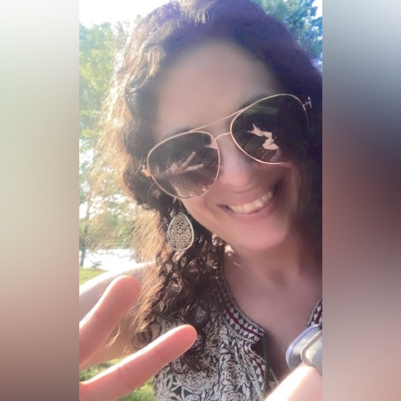 Meet your Posher, Marisa - Picture 3 of 4